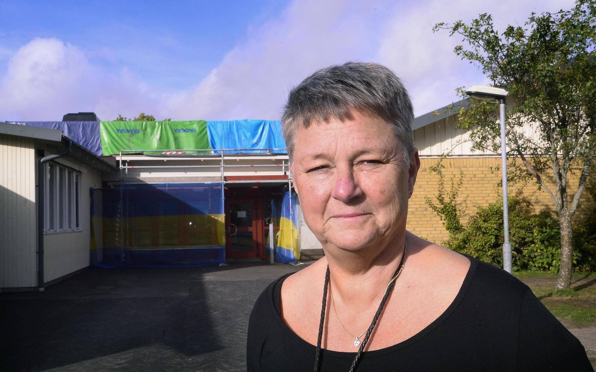 Birgitta Therén är rektor på Bosgårdsskolan. Hon säger att skolan avrått från resan men att vårdnadshavarna tagit beslutet om att genomföra den ändå.