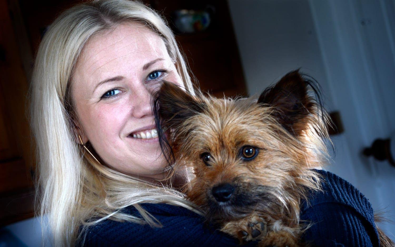 Jazzsångerskan Hannh Svensson bor i Malmö med hunden med det passande namnet Jazze. Bläddra för att se bilder från Hannah Svenssons karriär.