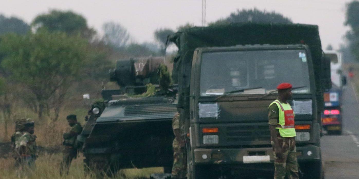 Militären har ingripit i huvudstaden Harare.