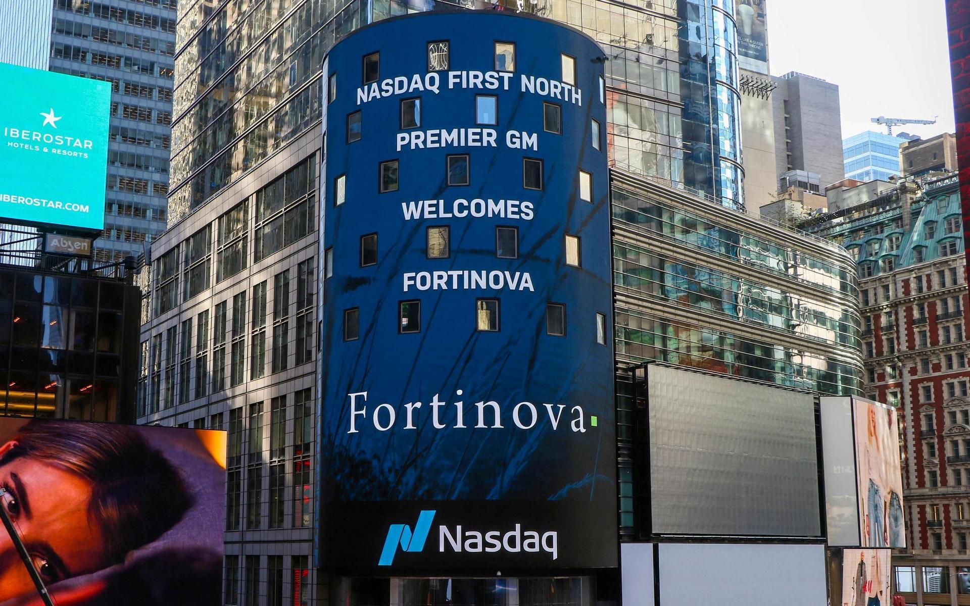 Fortinovas logga på Nasdaq Tower på Times Square i New York.