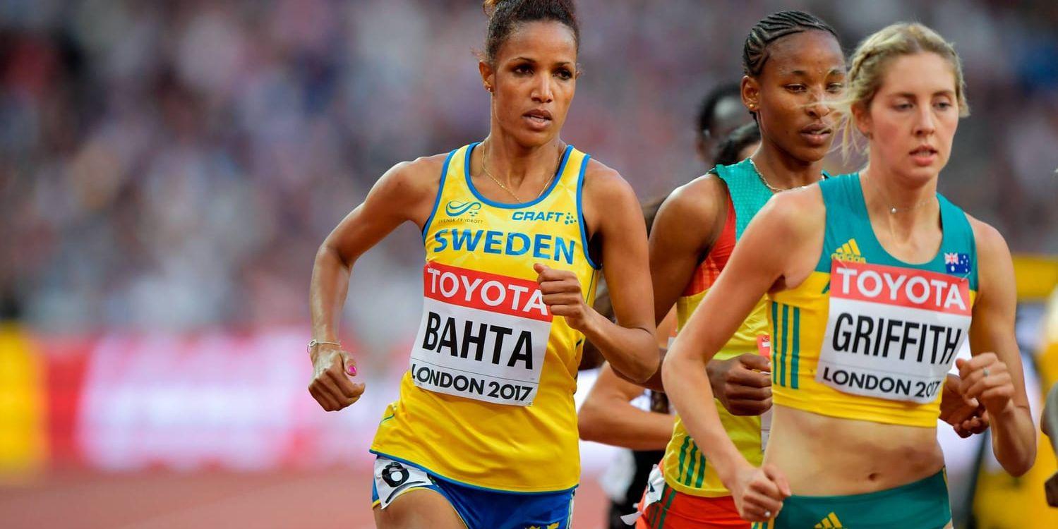 Meraf Bahta under fredagskvällens kval i damernas 1500m under friidrotts-VM i Londons Olympiastadion.