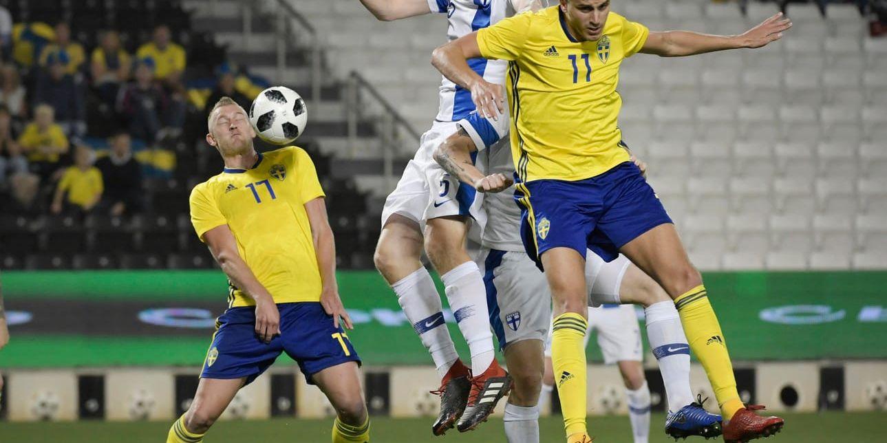 Robin Jansson, till vänster, gjorde A-landslagsdebut mot Finland.