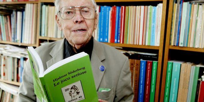 Imponerande arbete. Trots en svår synskada har Ingvar Stenström, 84, översatt ”Den allvarsamma leken” till interlingua. ”Le joco seriose” heter Hjalmar Söderbergs kända roman på det internationella språket. Boken kom ut helt nyligen.