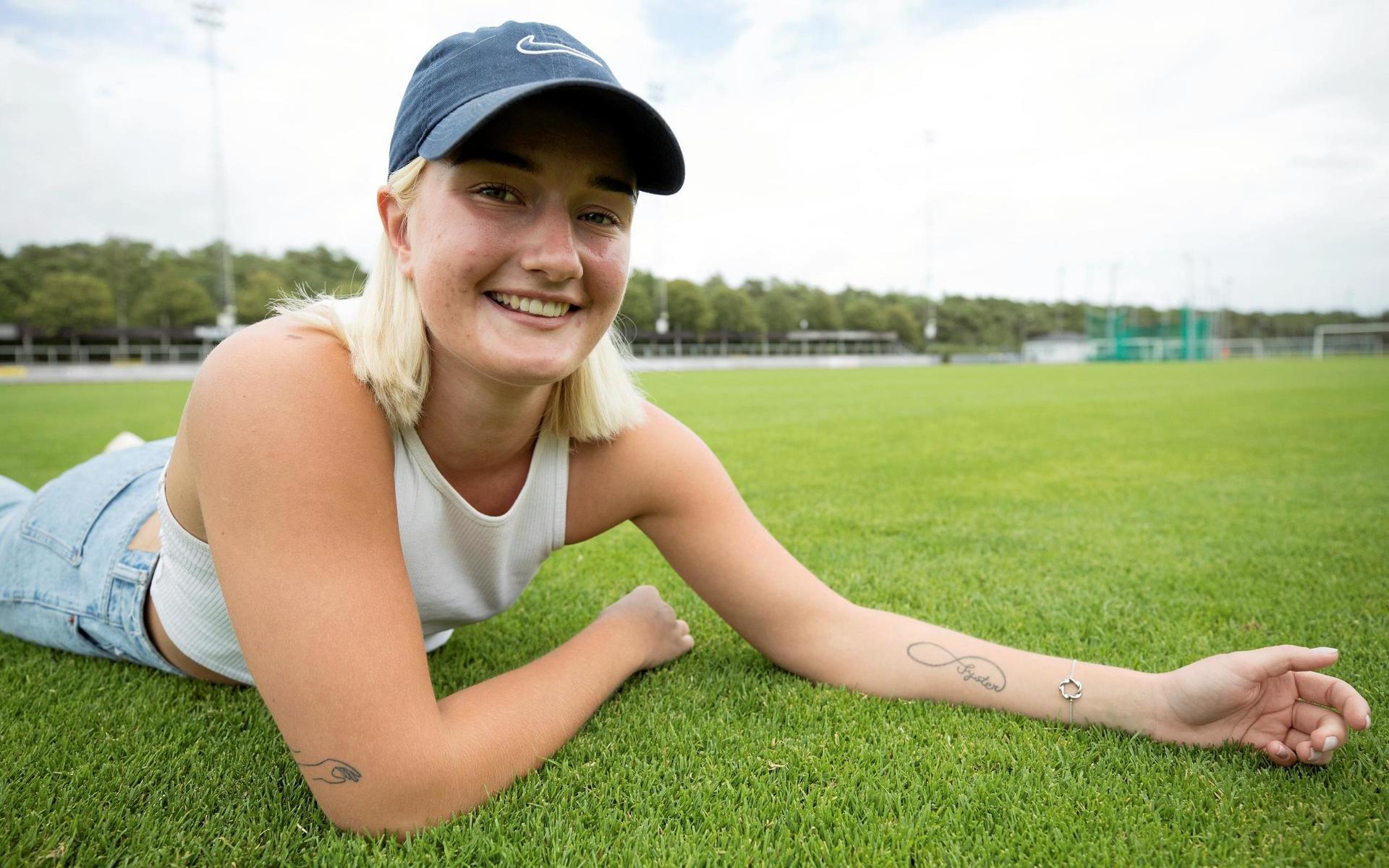 19-åriga Elvira Johansson har tre tatueringar – och fler lär det bli. 