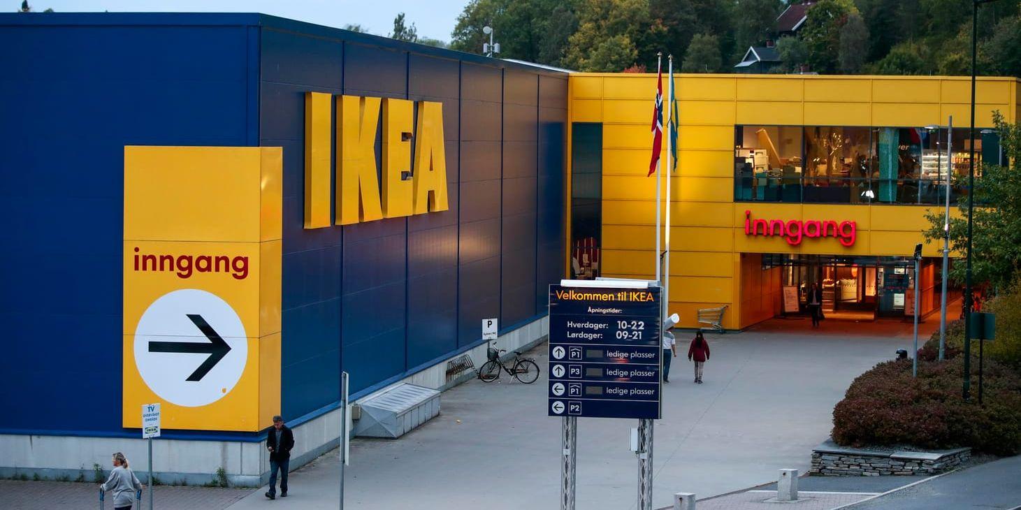 En Ikeaanställd i Norge döms till fängelse för att ha svindlat till sig ett miljonbelopp. Arkivbild av ett annat norskt Ikeavaruhus i Oslo.