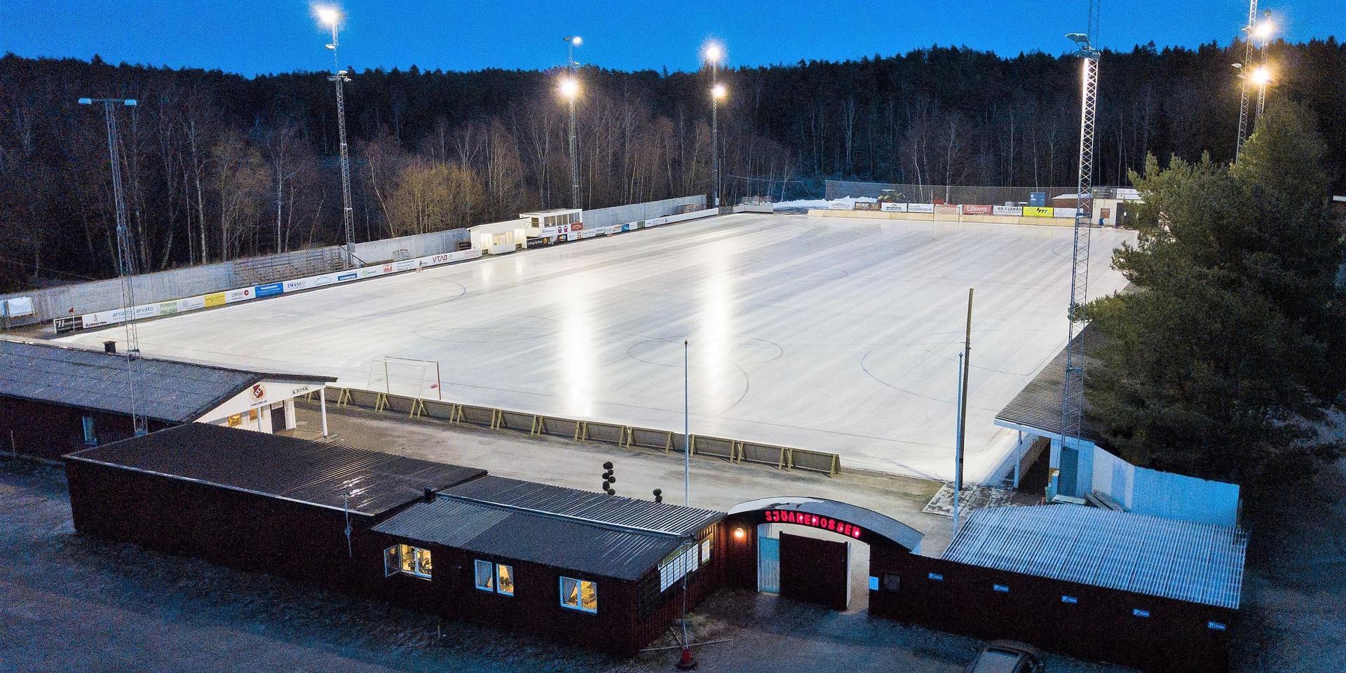 Sjöaremossens is blev klar i helgen och hemmapremiär förväntas kunna spelas på onsdag.