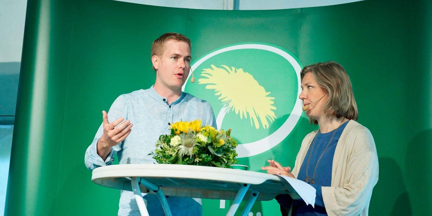 Gustav Fridolin och Karolina Skog under Miljöpartiets dag i Almedalen.