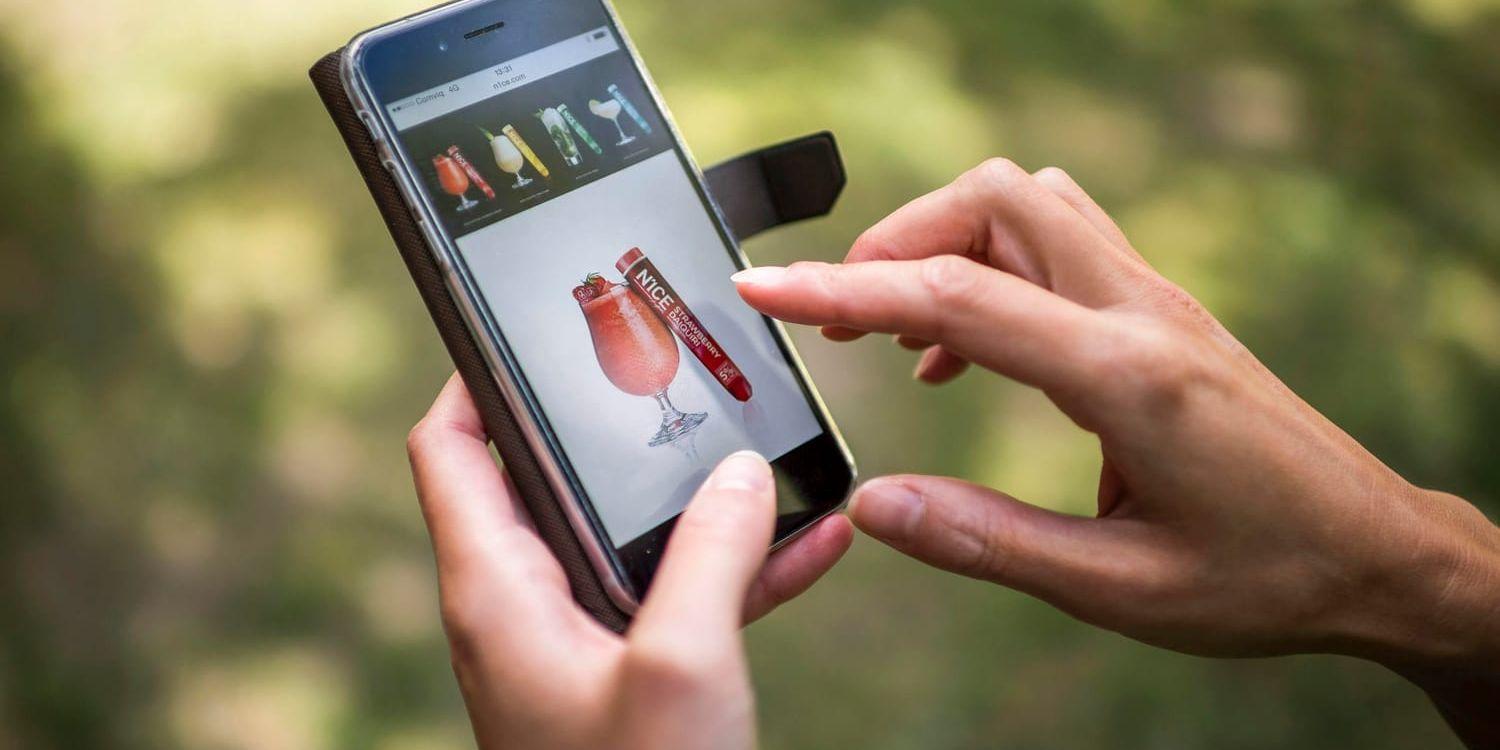 Isglass innehållandes mellan fyra till fem procent alkohol har tidigare sålts i matbutiker på nätet. Arkivbild.