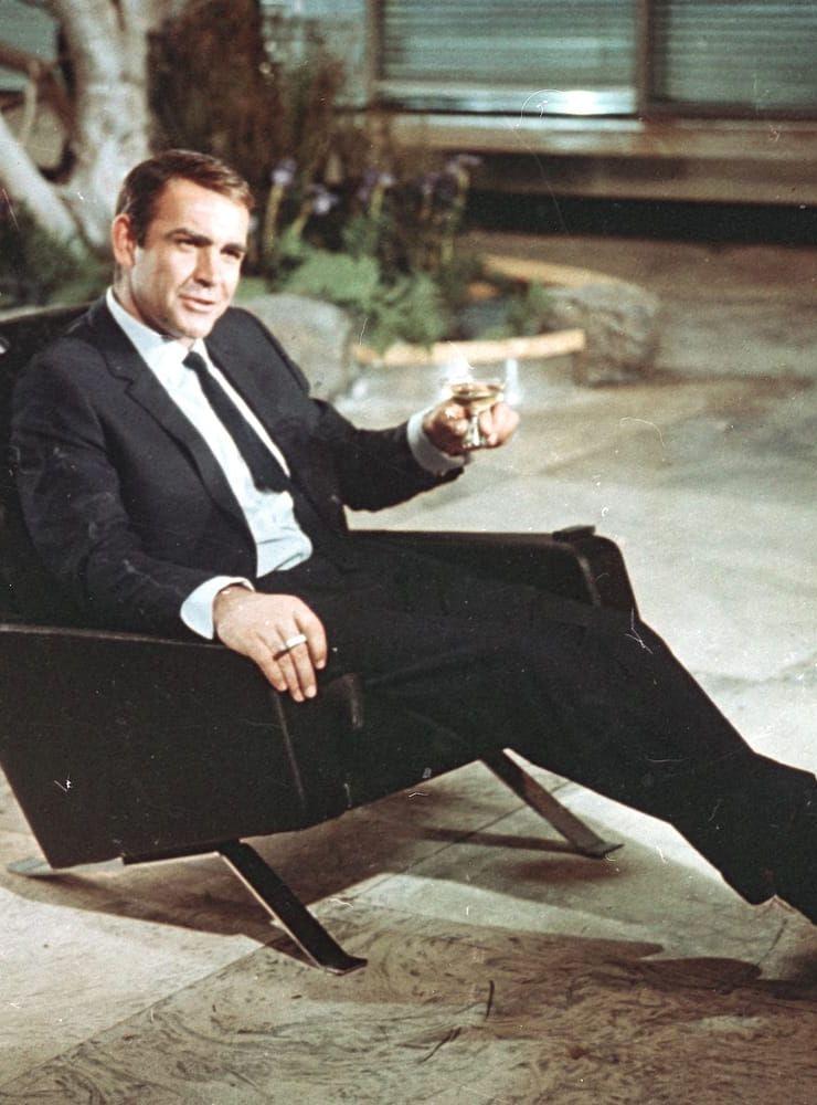 Sean Connery var först att gestalta James Bond i en långfilm (1962), men amerikanen Barry Nelson spelade agent 007 redan 1954, i en direktsänd tv-version av ”Casino royale”. Bild: TT