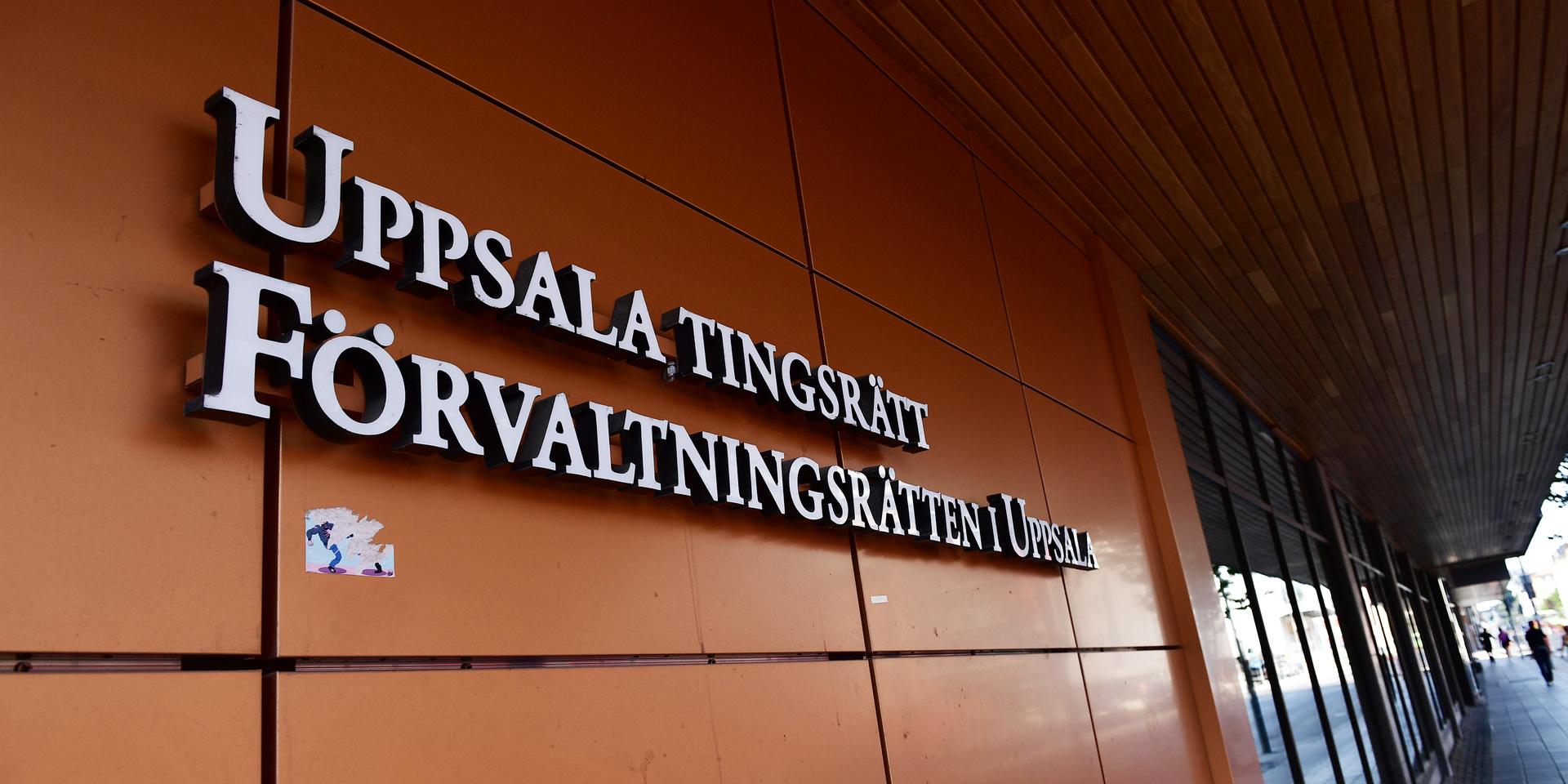 Kvinnan åtalas vid Uppsala tingsrätt efter att ha olovligen ha fotat en naken man som sov. Arkivbild.