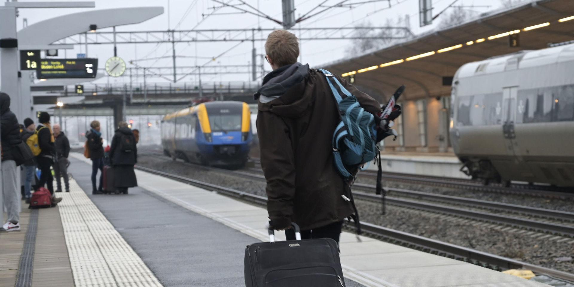 Hela Västsverige skärs av från järnvägsnätet till landets nordligare delar om nattågen från Göteborg till Norrland läggs ner, skriver insändarskribenten.