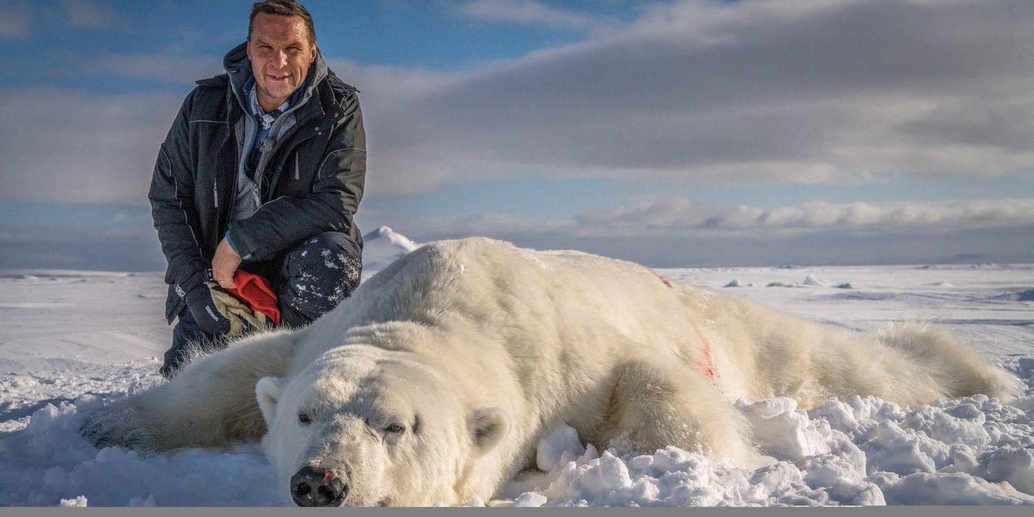 Anders Lundin hamnar mitt i ett isbjörnsdrama i SVT-programmet "I rovdjurens spår". Pressbild.