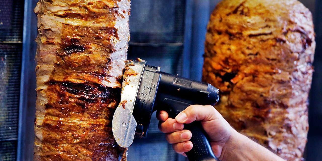 Gränspolisen avslöjade import av ett ton kebabkött som var omärkt och låg oskyddat i en skåpbil. Arkivbild.