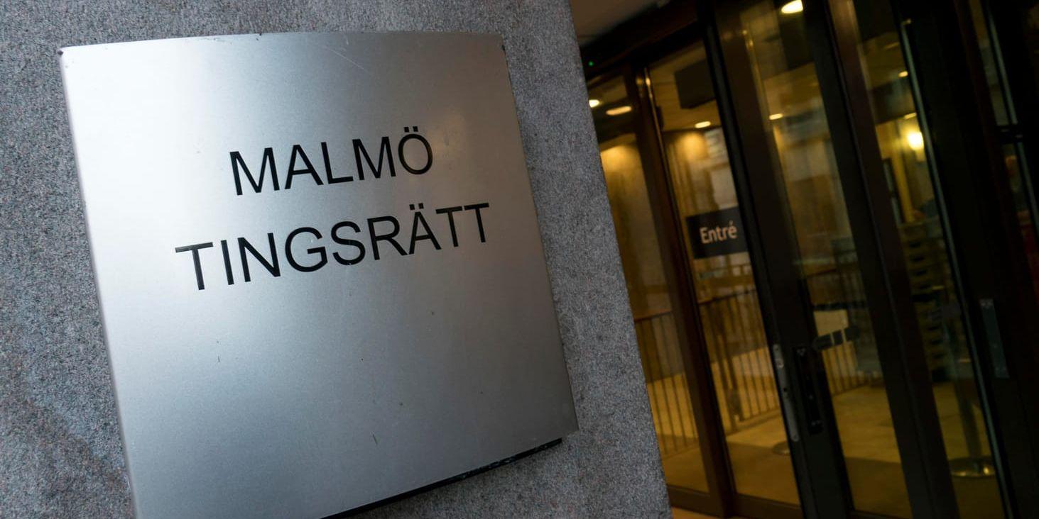 En tidigare anställd inom Malmös allmännyttiga bostadsbolag åtalas för bland annat mutbrott. Arkivbild.