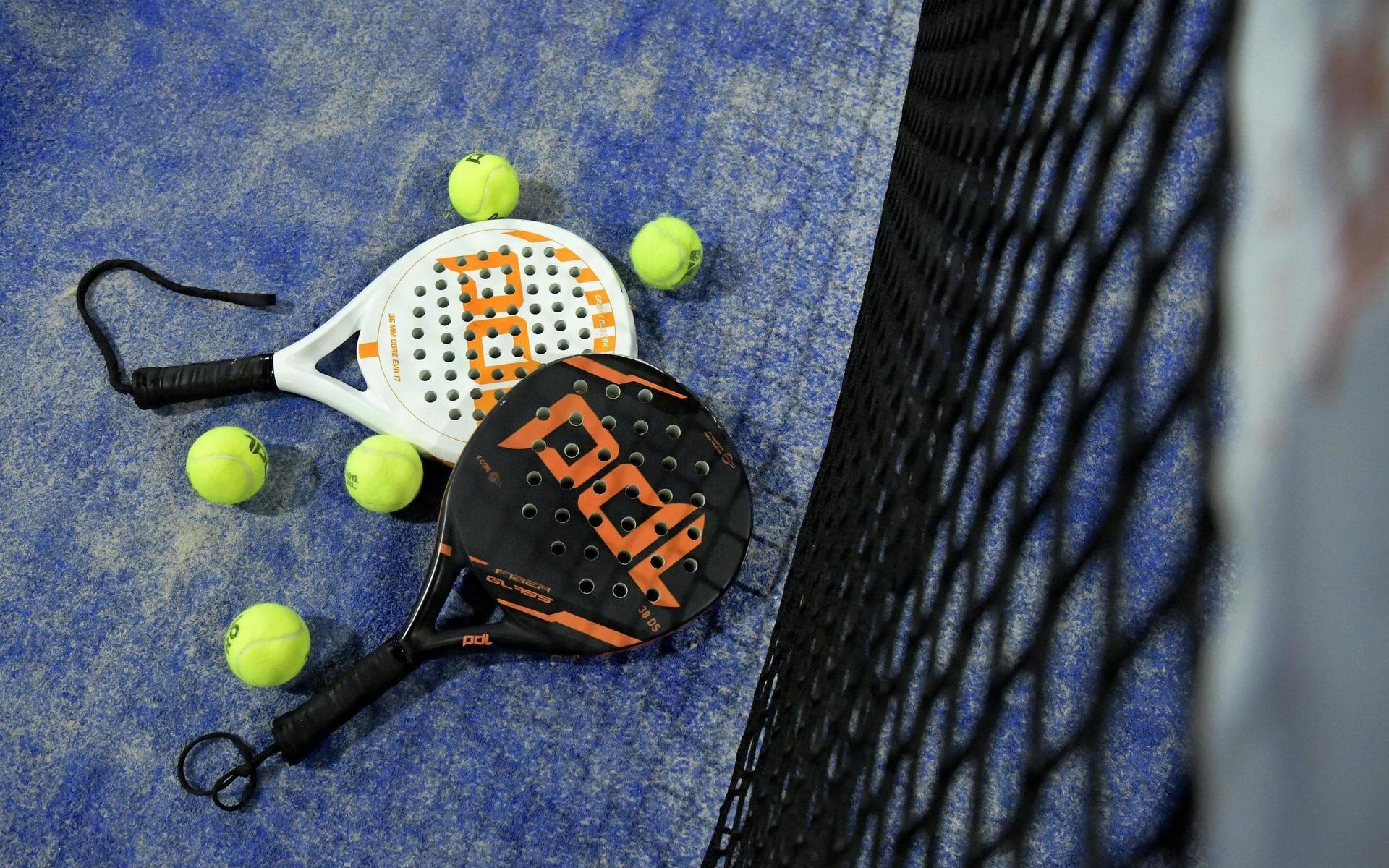 Racketsporten padel är en blandning av tennis och squash. 