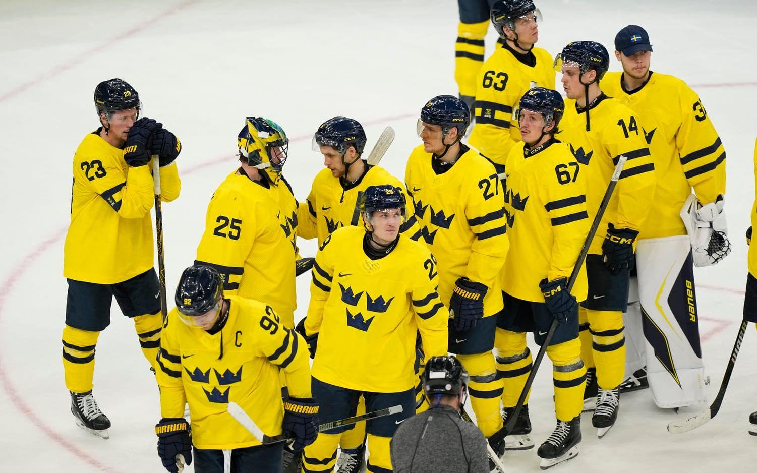Tre Kronors spelare deppar efter det tidiga OS-uttåget mot USA. Arkivbild.