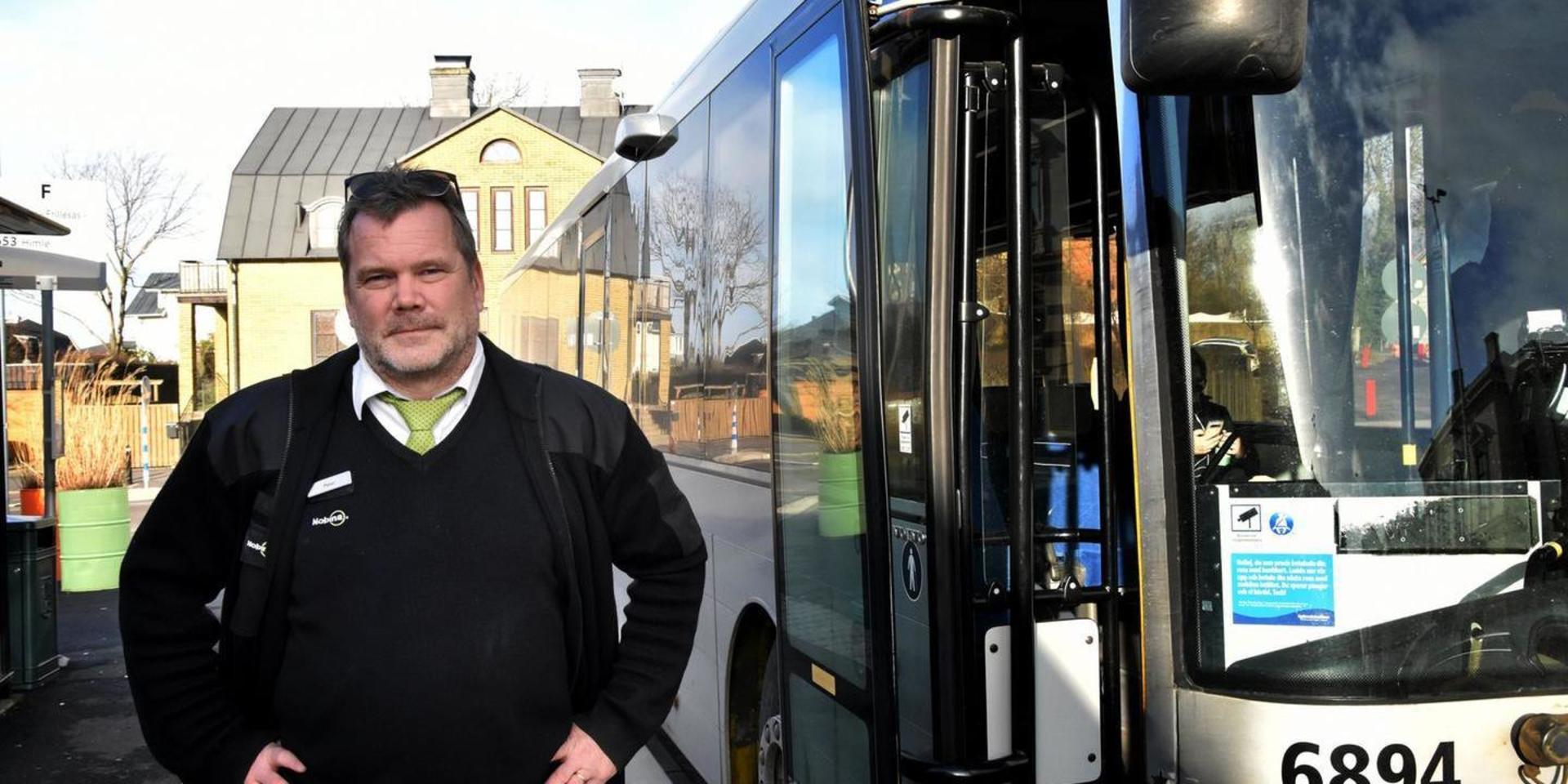 Busschauffören Peter Reindl vittnar om hot. 