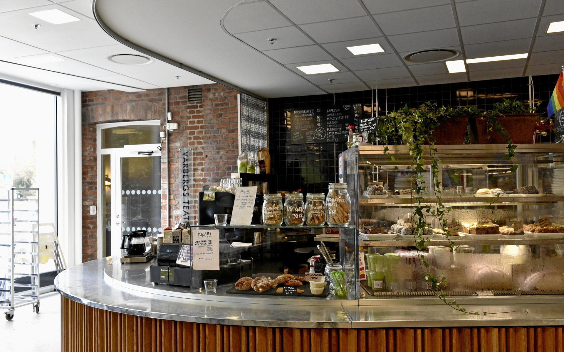 Tovedals drev kafé i kulturhuset Komedianten till 2018 (bilden) och efter ett år med Lilla köket Västerport tog kommunen över hösten 2019.