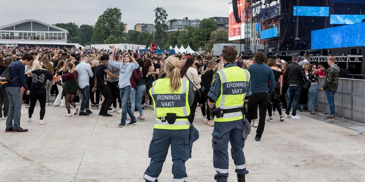 Ordningsvakter på musikfestivalen Summerburst på Gärdet i Stockholm 2017.