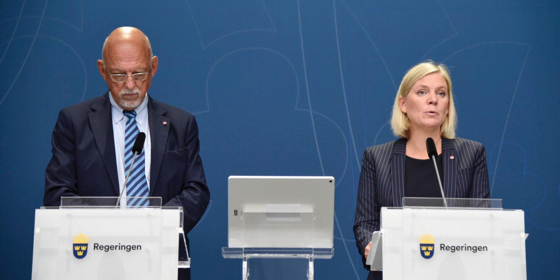 EU-minister Hans Dahlgren och Finansminister Magdalena Andersson redogör för regeringens förberedelser inför Storbritanniens utträde ur EU vid en pressträff i Rosenbad.