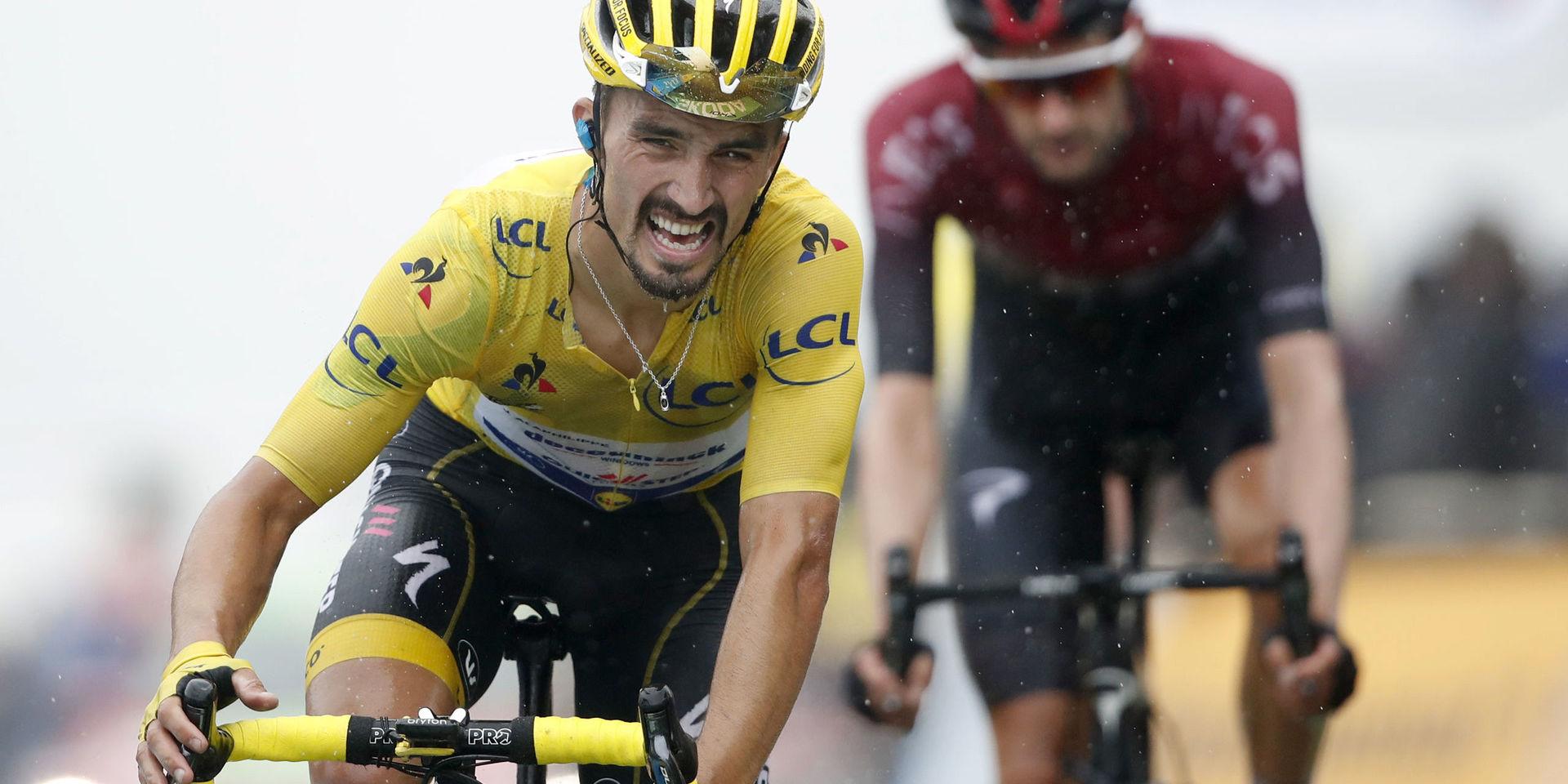Julian Alaphilippe behåller den gula ledartröjan i Tour de France. 