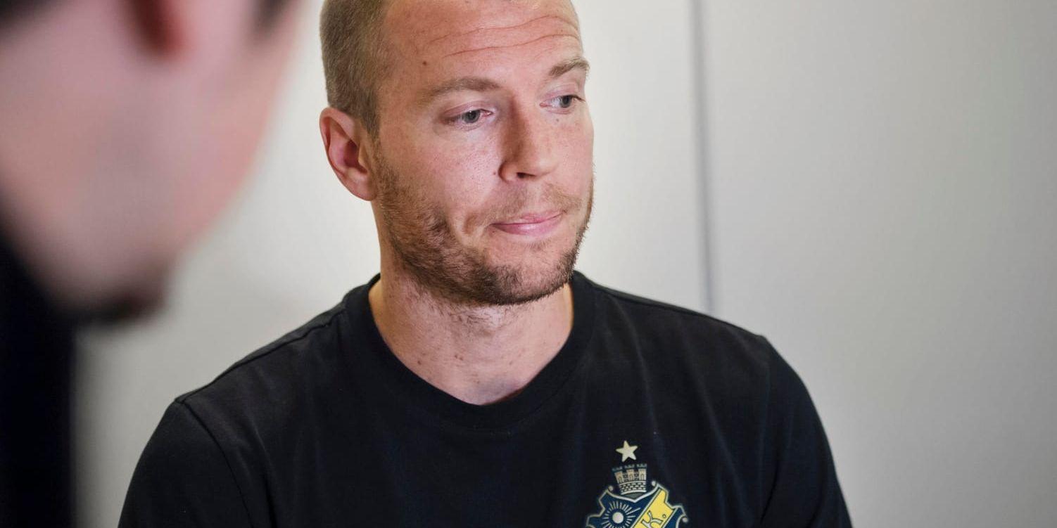Mittbacken och trotjänaren Per Karlsson går in till söndagen med vetskapen att AIK inte "måste" vinna. Samtidigt som han gärna vill fira ett eventuellt allsvenskt guld på hemmaplan.
