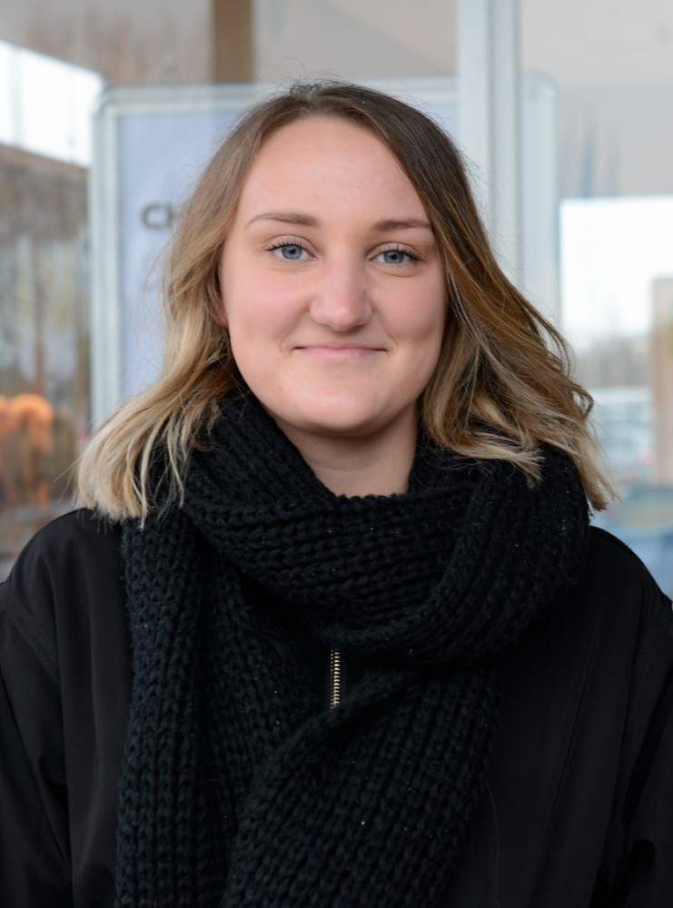 Maja Störby, 19 år, charkbiträde, Falkenberg: – Ja det är alltid bra. Det är bra att kvinnor uppskattas.