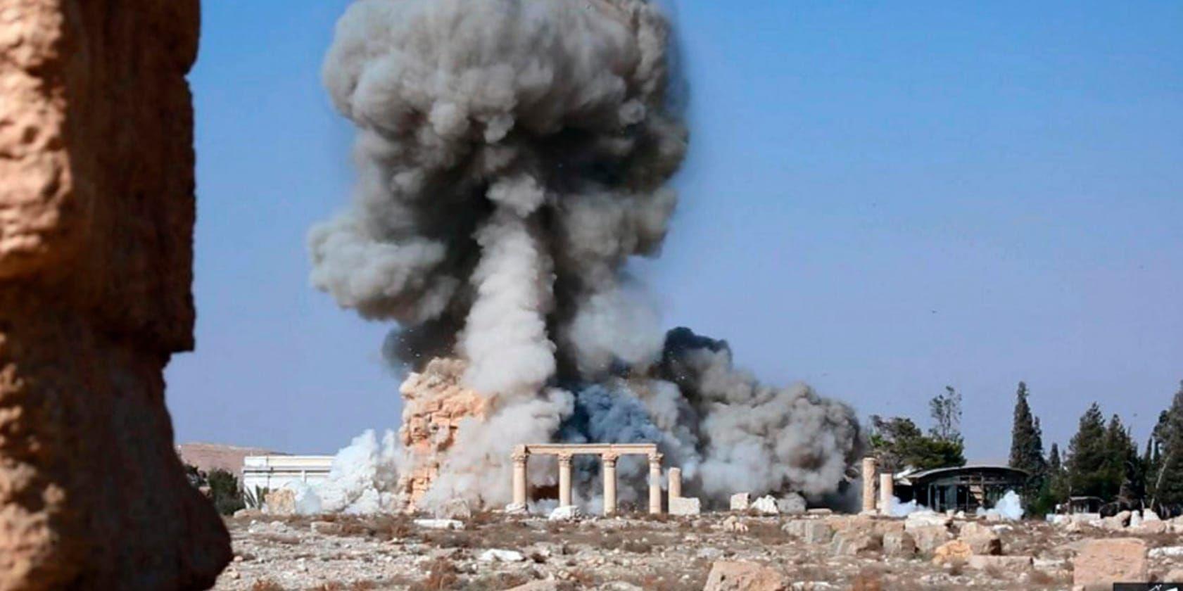 Den syriska staden Palmyra, som till stora delar förstördes av Islamiska staten. Här bombas ett 2000 år gammalt museum. Arkivbild.
