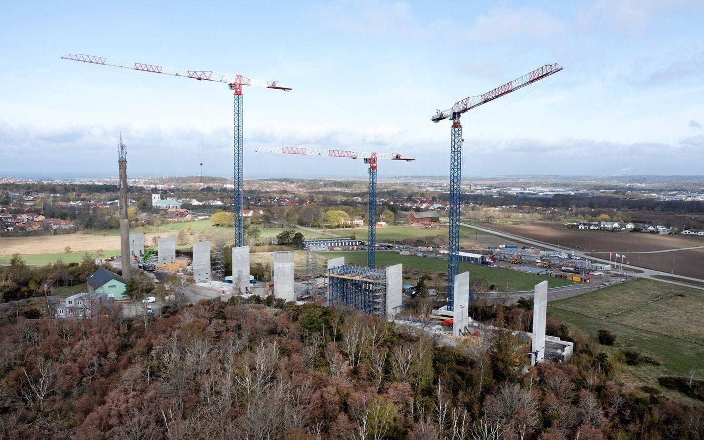 Vattentornet Våga byggs på Bastekullen i Träslöv. Bilden är från slutet av april 2022.