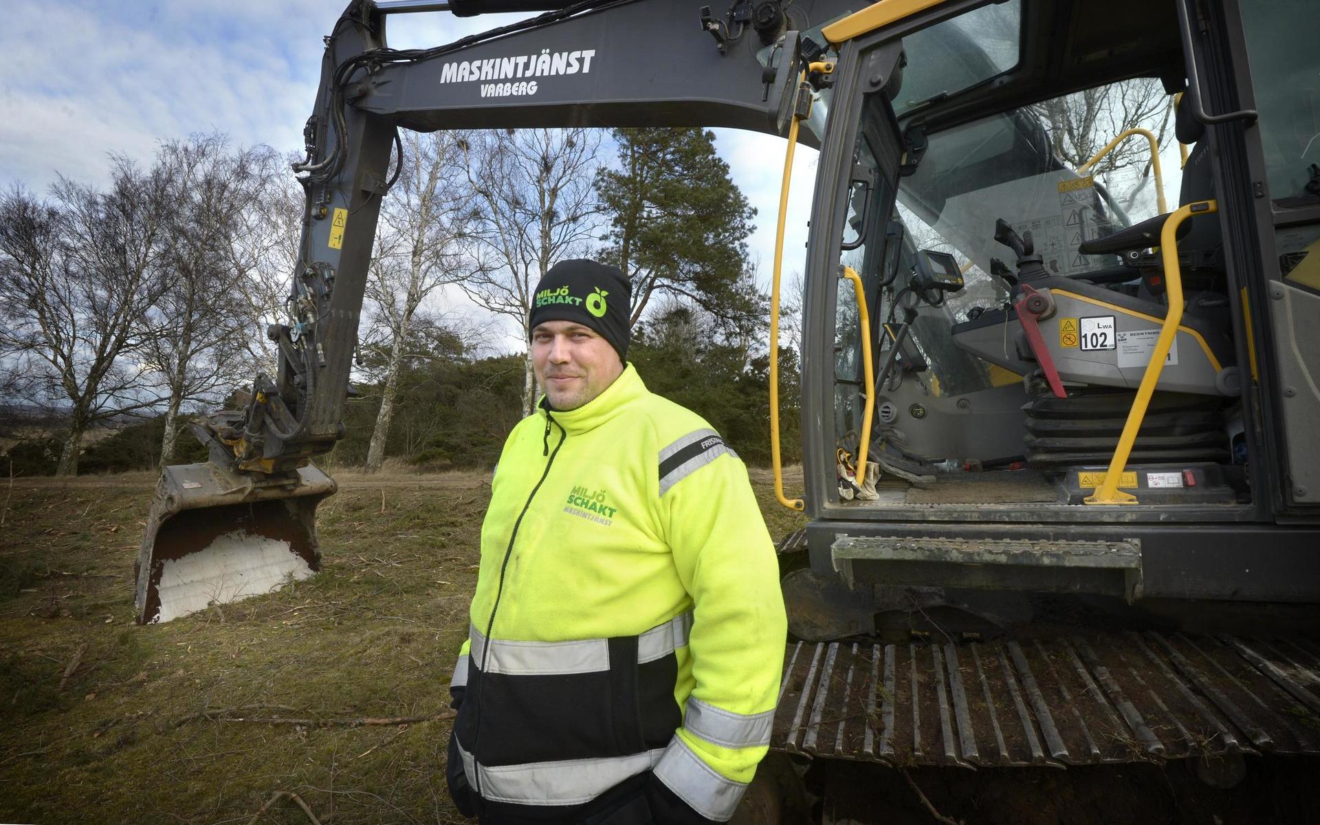 Erik Karlsson har jobbat som grävmaskinist i tio år.