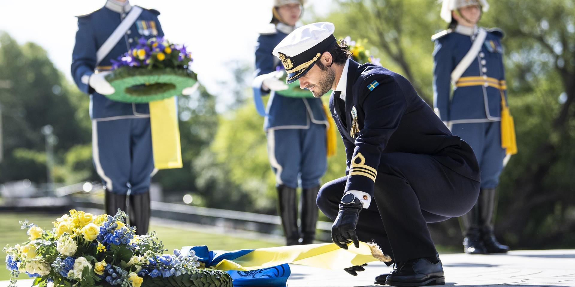 STOCKHOLM 2020-05-29
Prins Carl Philip vid kransnedläggning vid Sjöhistoriska museet för att hedra sveriges veteraner samband med Veterandagen.
Foto: Pontus Lundahl / TT / kod 10050

