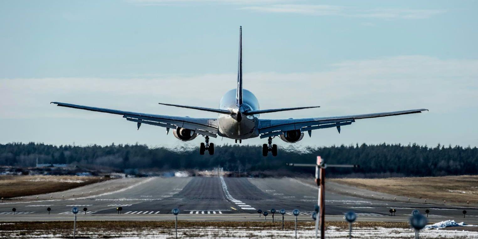 Tre flygbolag ska säkra trafiken på sju linjer i norra Sverige, enligt en ny upphandling. Arkivbild.