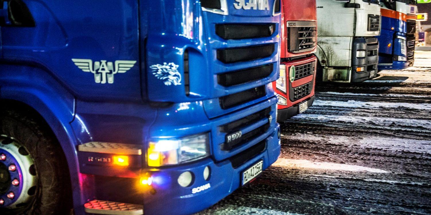Utländska lastbilars möjlighet att köra transporter inom Sverige begränsas om förslaget från EU:s transportministrar går igenom. Arkivbild.
