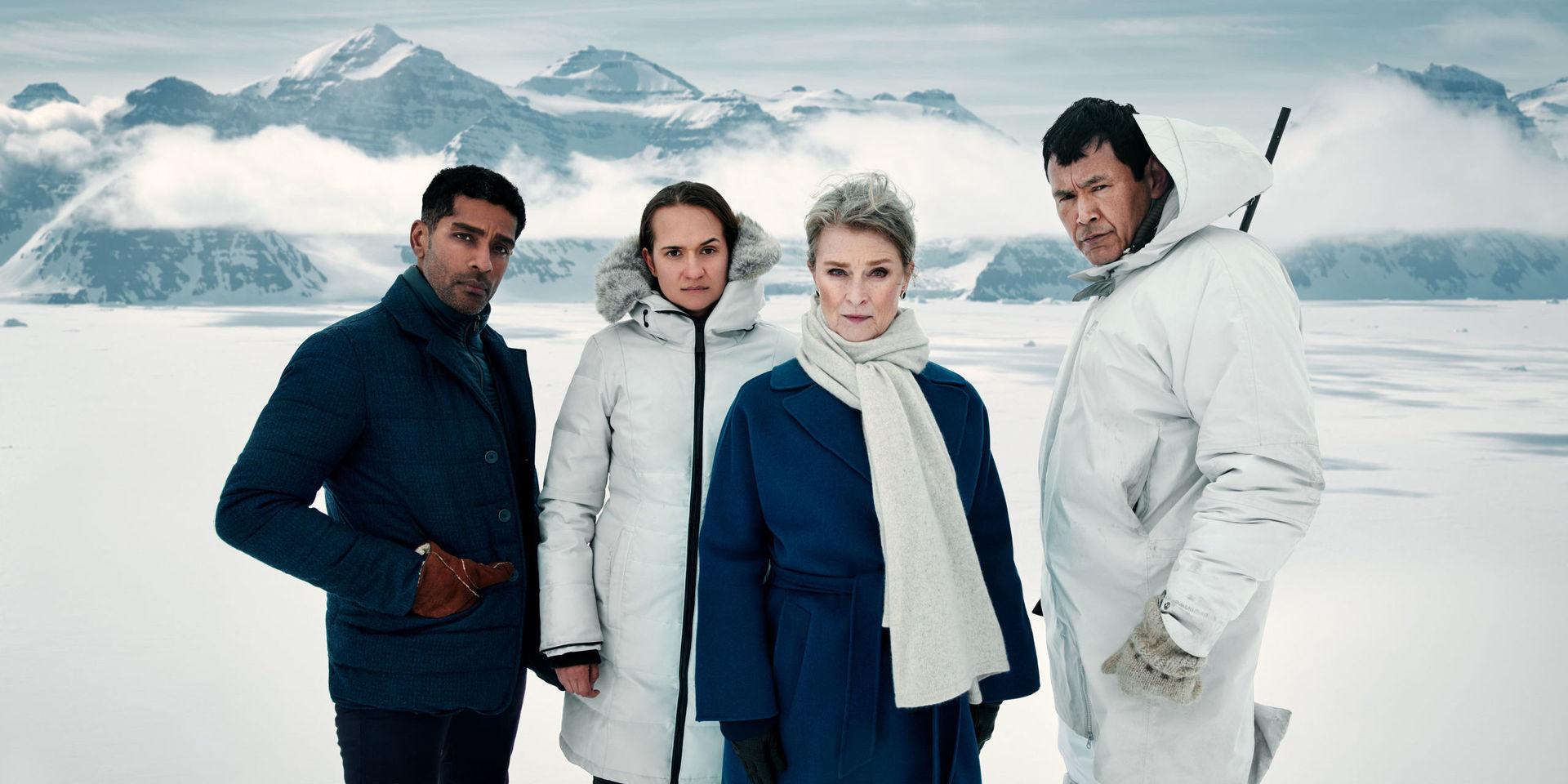 Alexander Karim, Bianca Kronlöf, Lena Endre och Angunnguaq Larsen i kommande 'Tunn is'. Pressbild. 