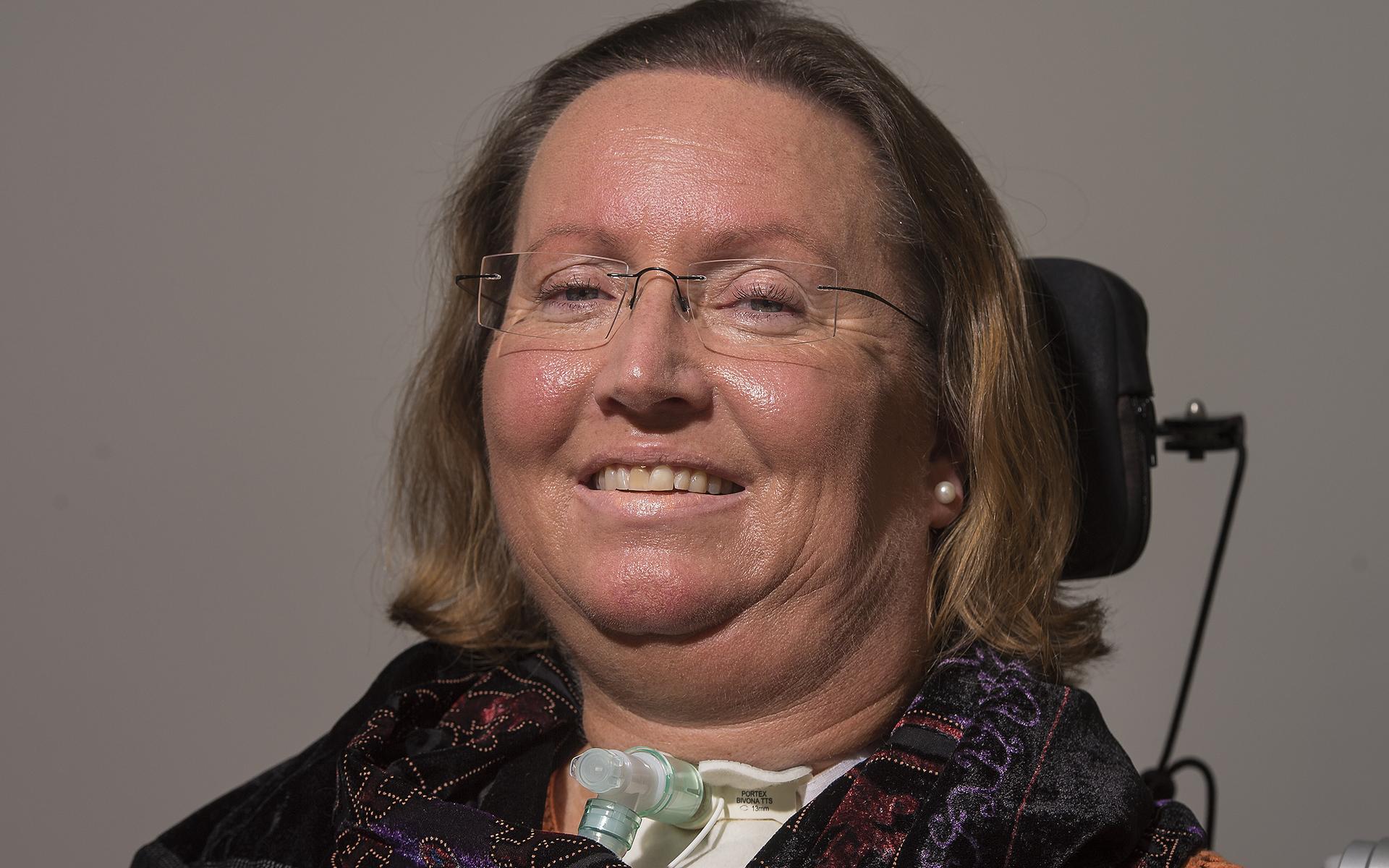 Maria Larsson (C) tycker det är mycket snack och lite verkstad i frågan om handikappbad i kommunen.