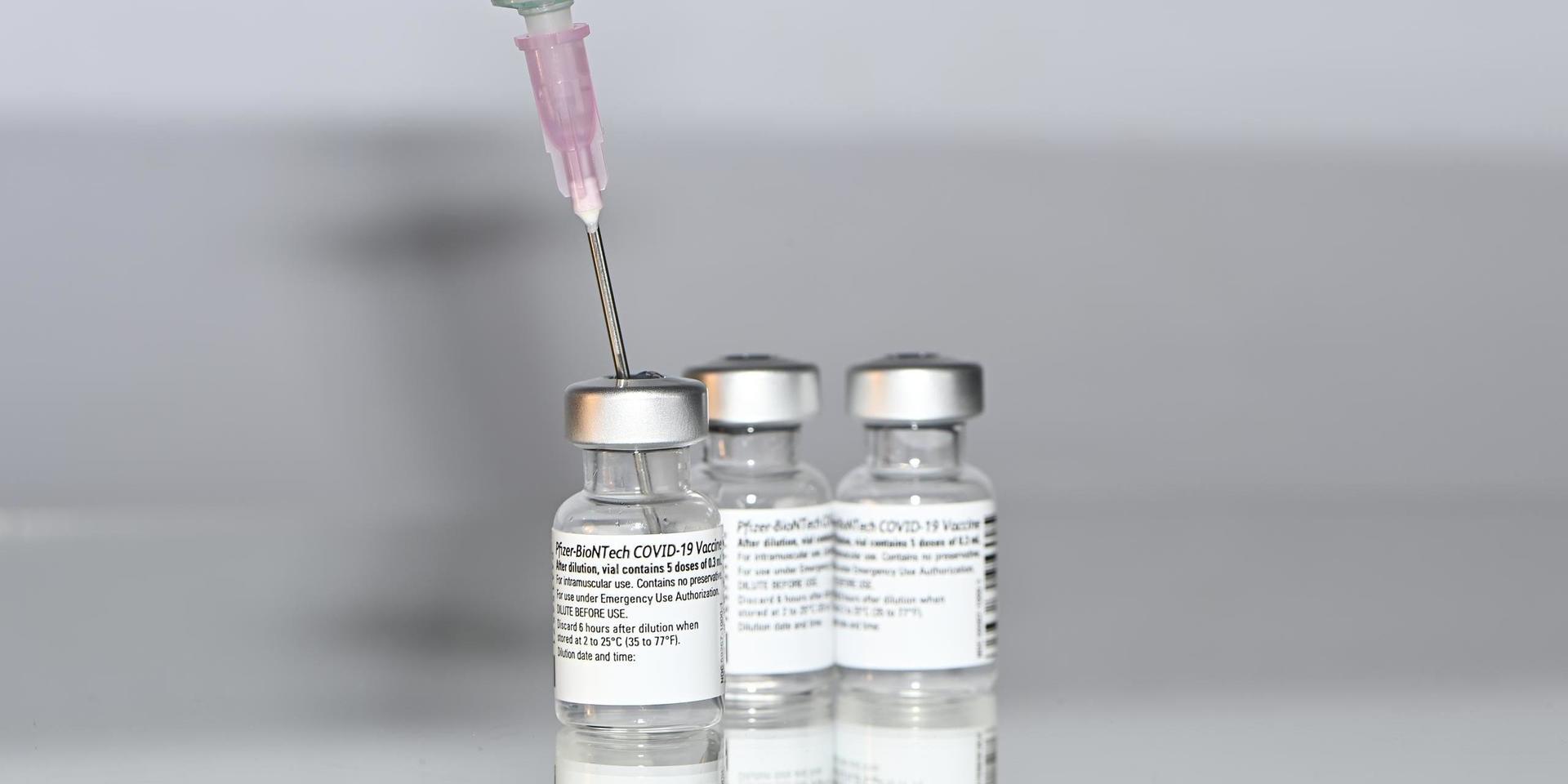 EKSJÖ 20201229   
Pfizer-BioNTech covid-19 vaccin första leveransen till Sverige.
Foto Mikael Fritzon / TT kod 62360