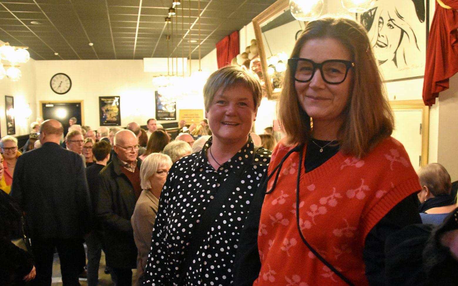 Systrarna Annica Svensson och Maria Karlsson är på konserten med sin mamma som fyllt 80 år. ”Jag hoppas få höra sånger från Så som i himmelen och Kristina från Duvemåla.