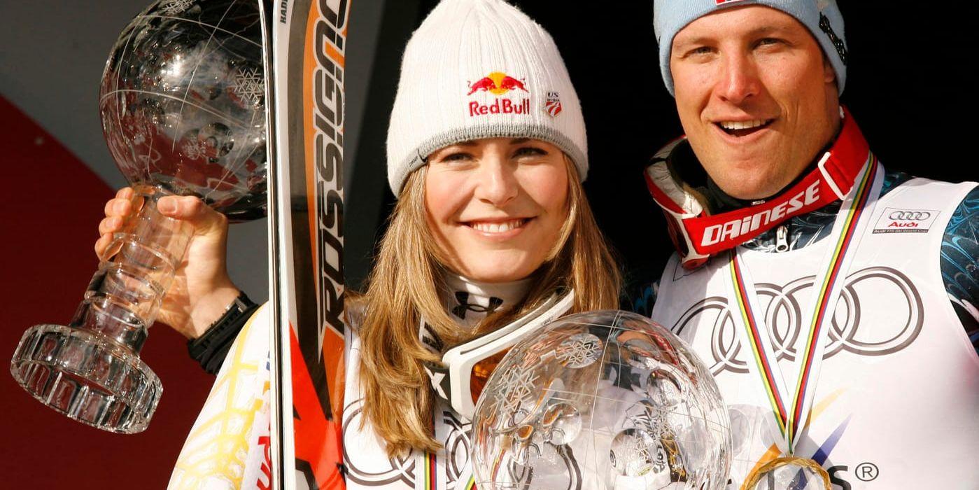 Lindsey Vonn och Aksel Lund Svindal har varit med i världstoppen i fartgrenarna i många år nu. Här firar de sina totalvinster i världscupen tillsammans 2009. Arkivbild.