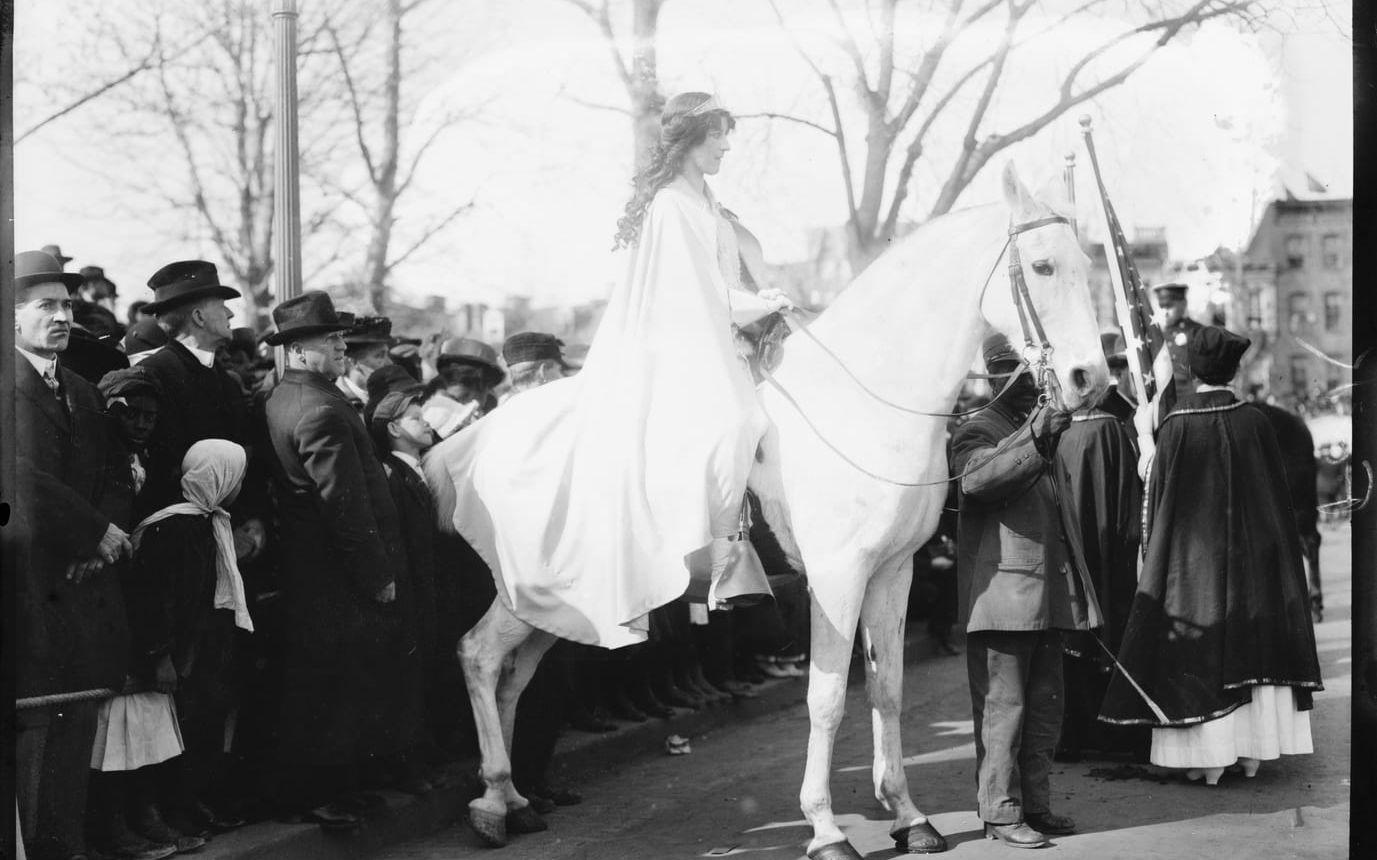 <strong>WOODROW WILSON, 1913:</strong> När Woodrow Wilson svors in fylldes Washingtons gator av fem till åtta tusen suffragetter som krävde kvinnlig rösträtt. Det kanske inte låter så mycket men med tanke på hur mycket svårare det var att resa på den tiden så är det en desto mer imponerande bedrift. Foto: TT