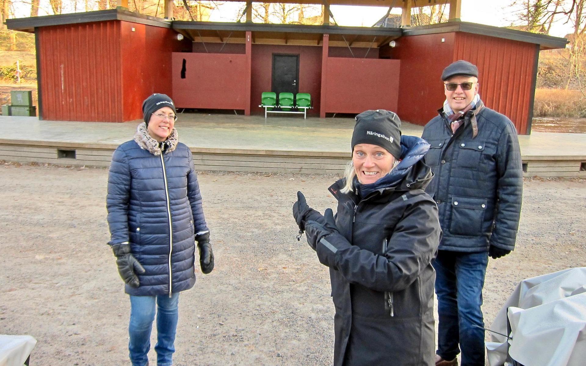 Lotta Peltoarvo, Magnus Wernersson och Marinette Larsson från Näringslivet Falkenberg arrangerar 2021 års Näringslivsdag på Vallarnas friluftsteater och flyttar fram dagen till den 18 augusti på grund av rådande pandemi.