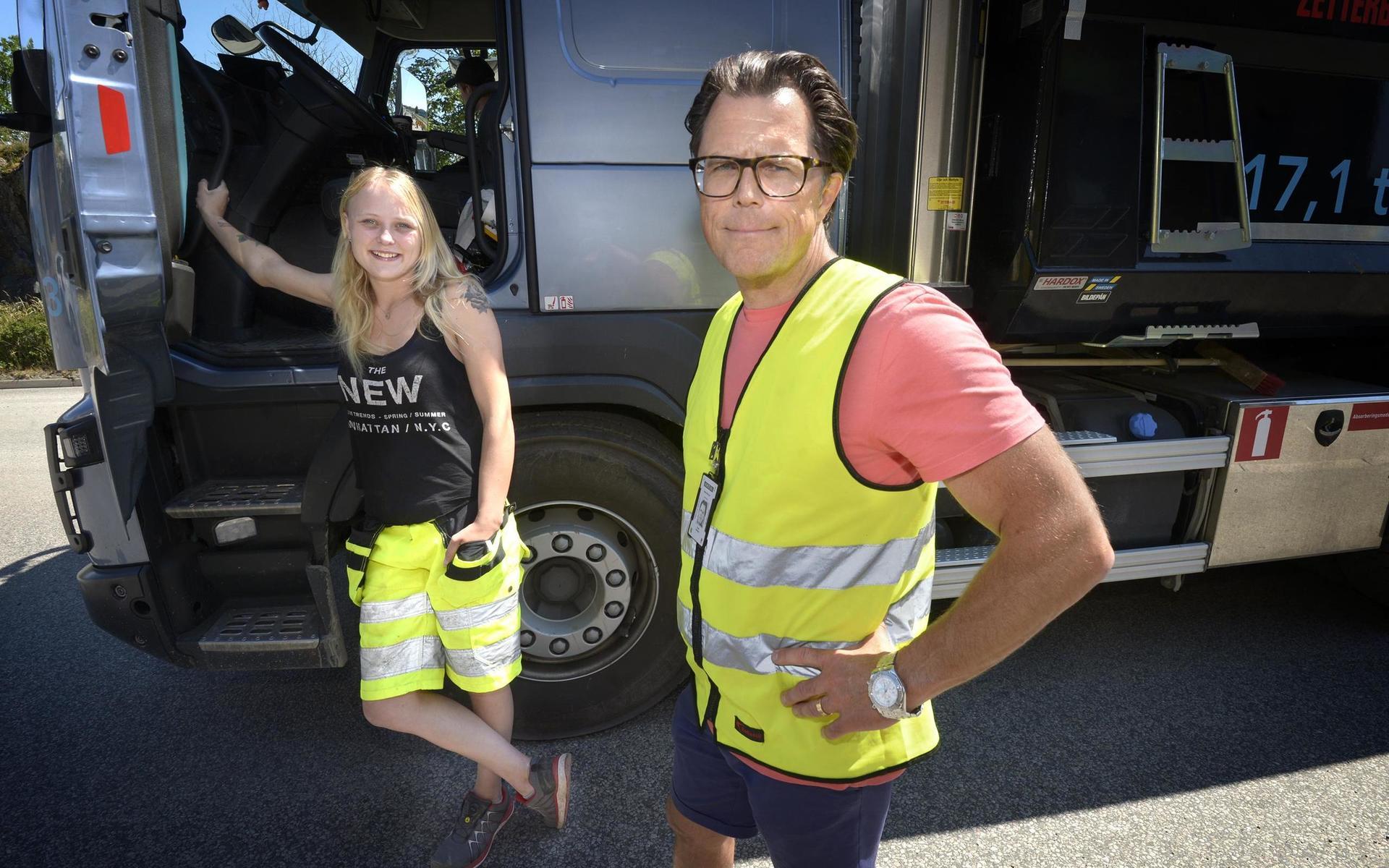 Julia Klasson är en av de chaufförer som kör jordmassor för Mantum. ”För mig och Varberg är detta ett prestigeprojekt som jag hoppas vi får vara med i byggtiden ut.”, säger vd Greger Strömqvist.