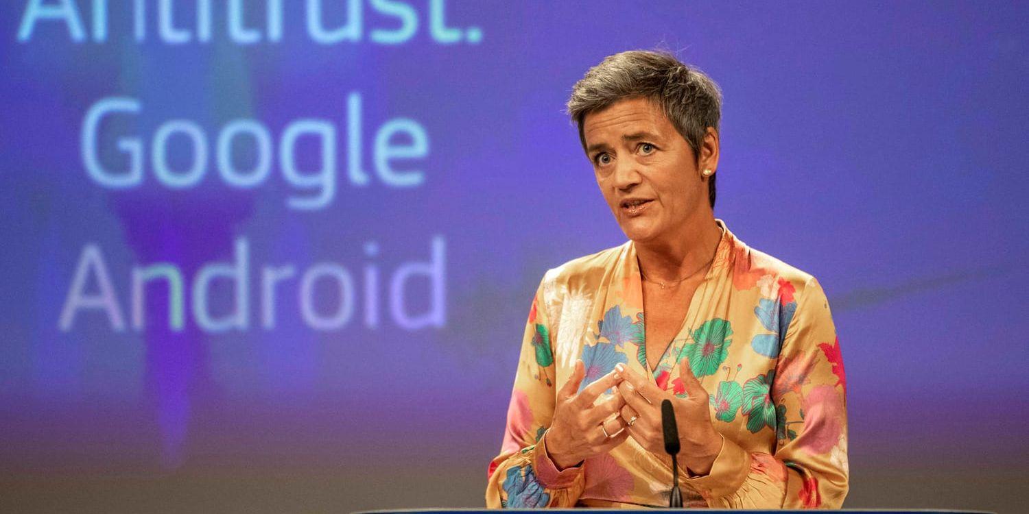 Google försvarar sig i domstolarna lite här och var. Bland annat har EU tidigare stämt Google för marknadsmissbruk av sitt mobiloperatörssystem Android. På bilden EU:s konkurrenskommissionär Margrethe Vestager. Arkivbild.