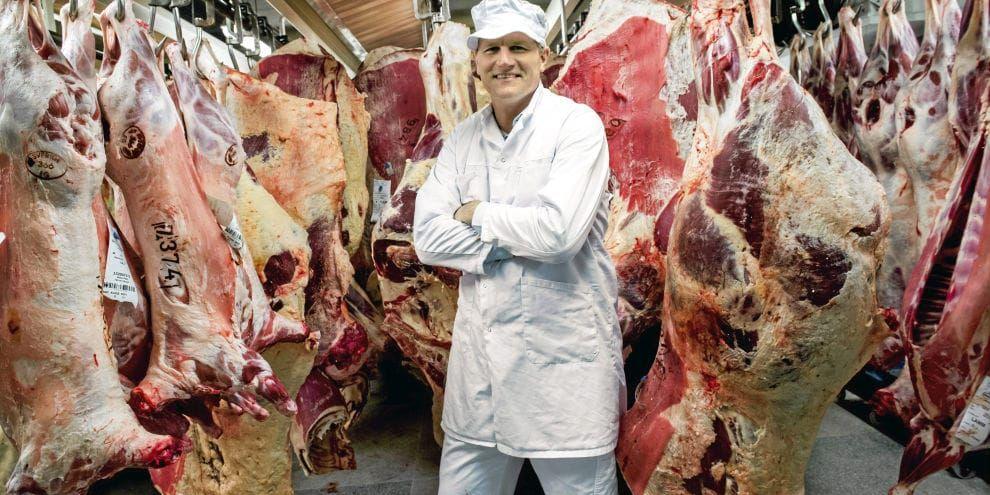 Vill se större intresse. Thomas Östlund har lång erfarenhet inom köttbranschen och är sedan 2004 vd för Svenskt Butikskött AB. Han efterlyser mer kunskap om kött i livsmedelsbutikerna. ”Det tycker jag att man ska ha som krav. Jag tror att många butiker skulle lyssna på det. Nu är konsumenten för snäll helt enkelt”.