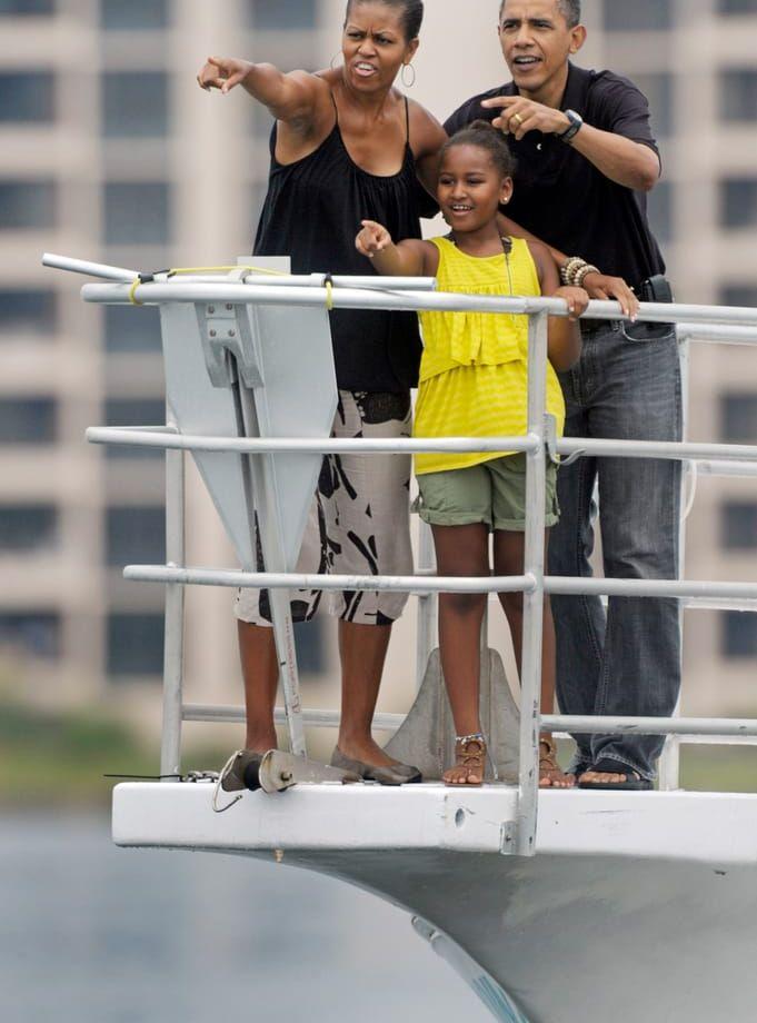 Barack tillsammans med Michelle och Sasha Obama 2010. Bild: TT