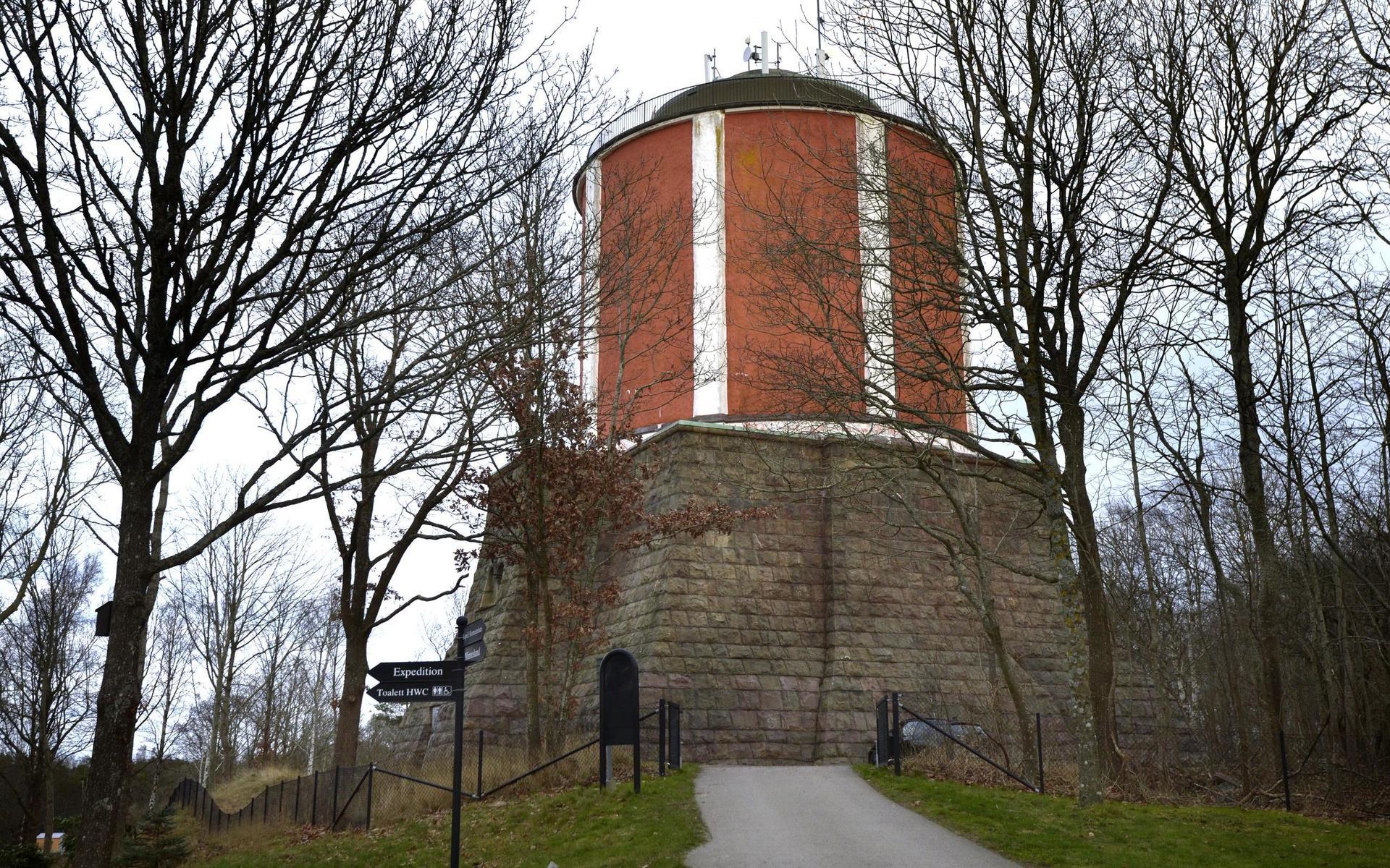 Ann-Charlott Stenkil vill att det gamla vattentornet i Varberg ska bli kolumbarium – ett valv där gravurnor förvaras.
