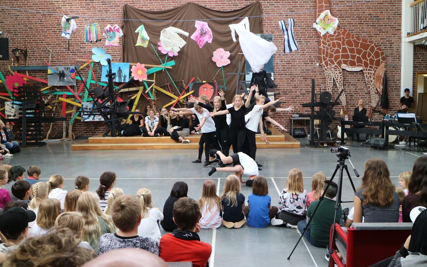 "Skapande skola"-projektet på Påskbergsskolan avslutades med en föreställning. (Alla bilder: Mikael Källqvist)