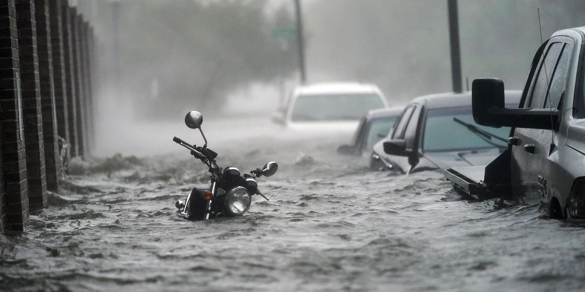 Översvämmade gator i Pensacola, Florida, på onsdagen. 