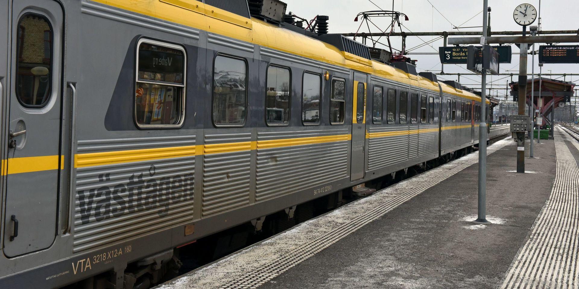 Samtliga tåg mellan Borås och Varberg ställs in på grund av värmen.
