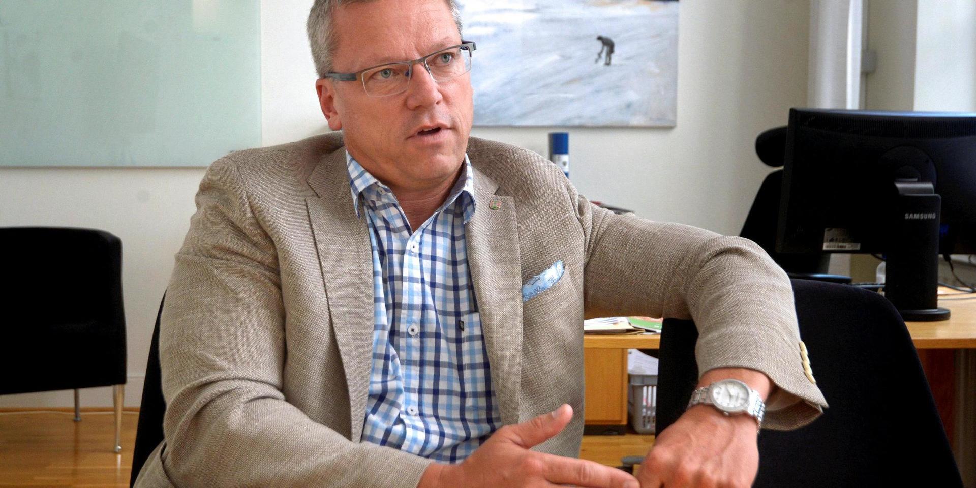 Kommundirektör Carl Bartler varnar för att coronasmittspridningen nu ökar i Varbergs kommun.