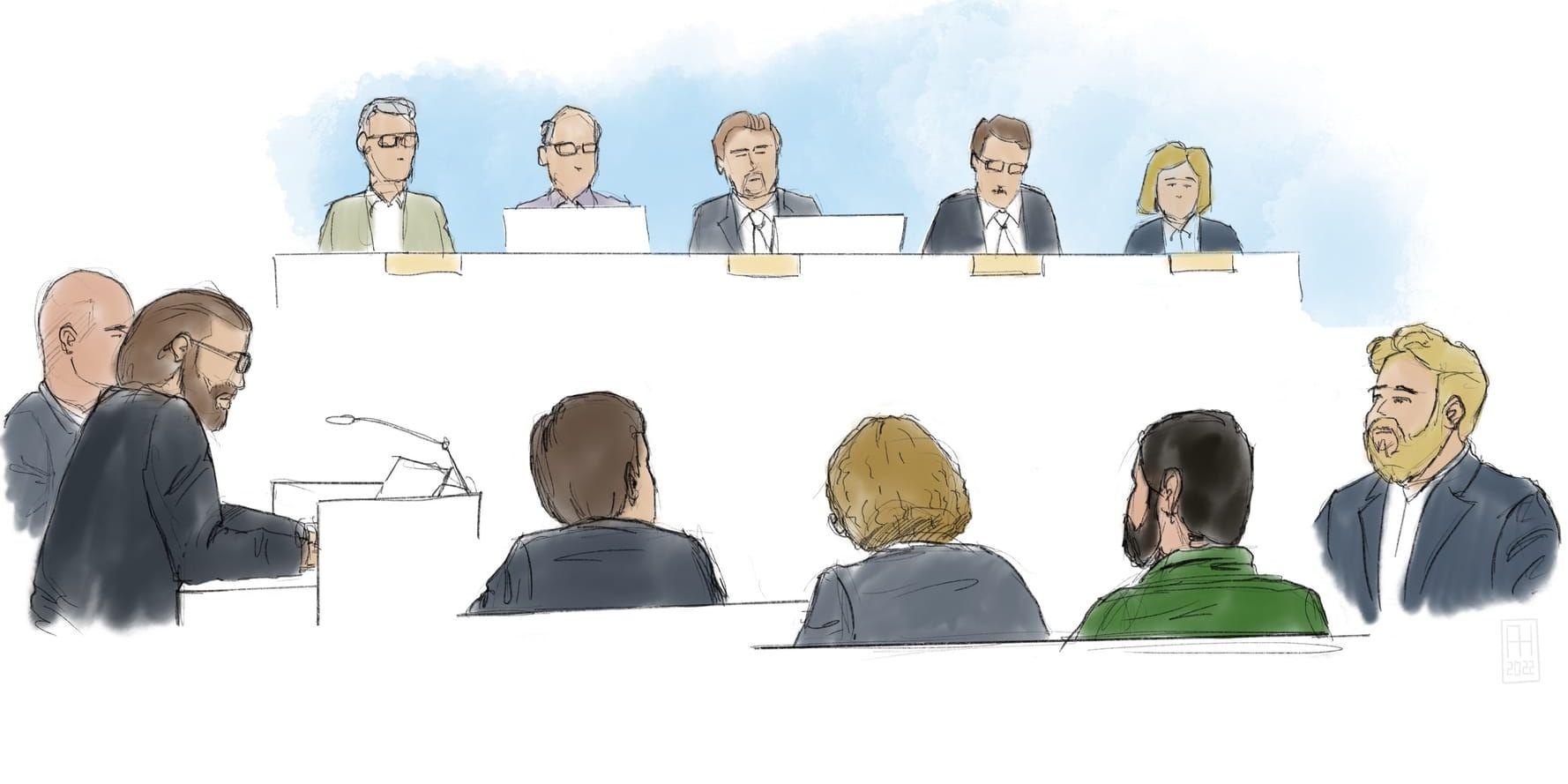 Teckning från rättegången i tingsrätten mot bröderna Kia.